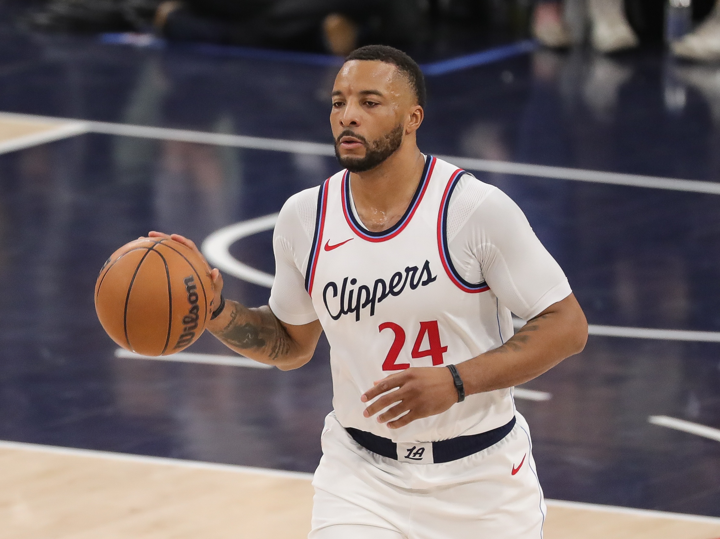 詹姆斯临时缺阵!船记直接喊话NBA官方:让鲍威尔进全明星吧