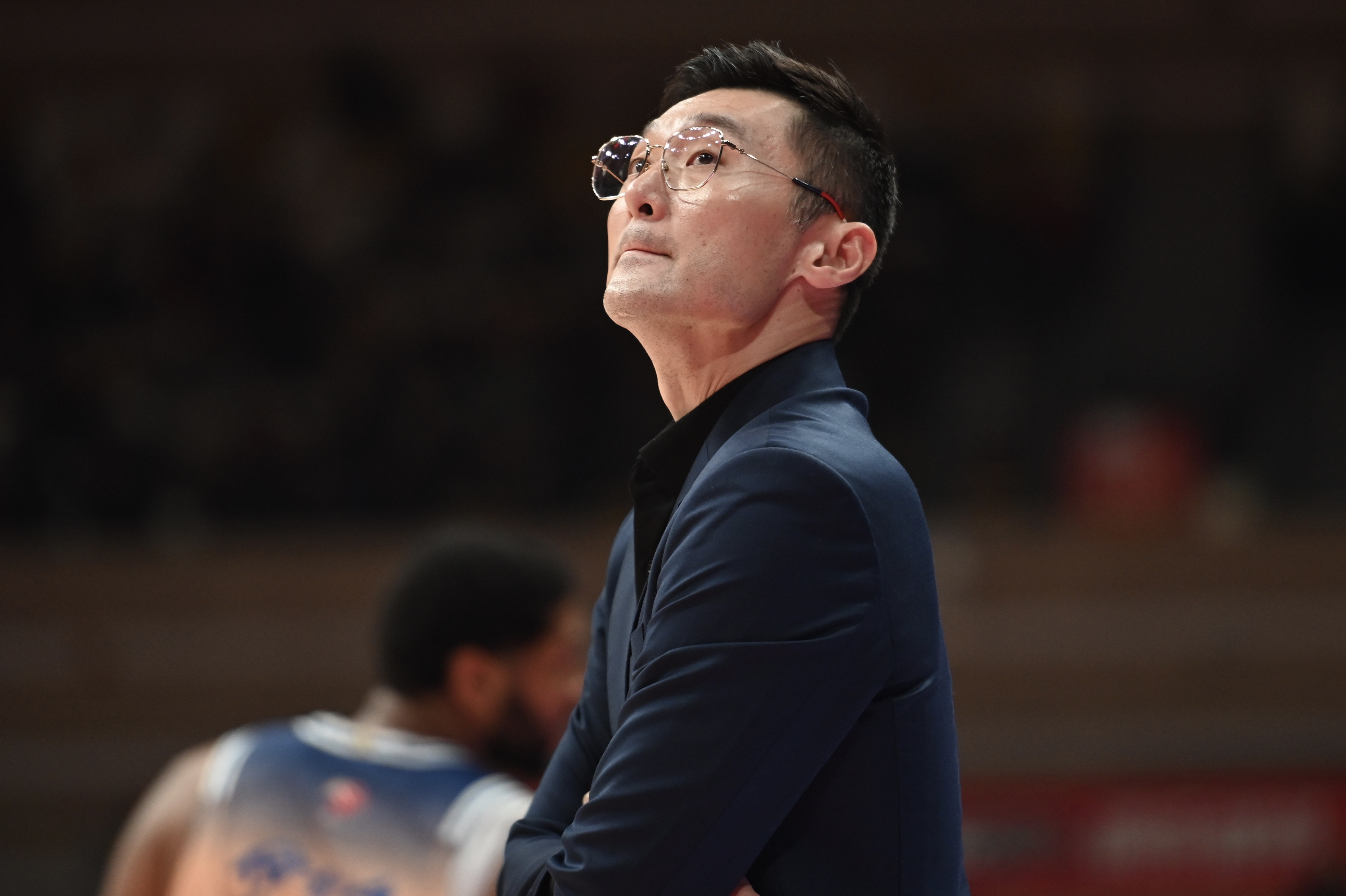  刘炜：赢15个篮板不容易 愿两队都远离伤病 回上海比赛不论胜负